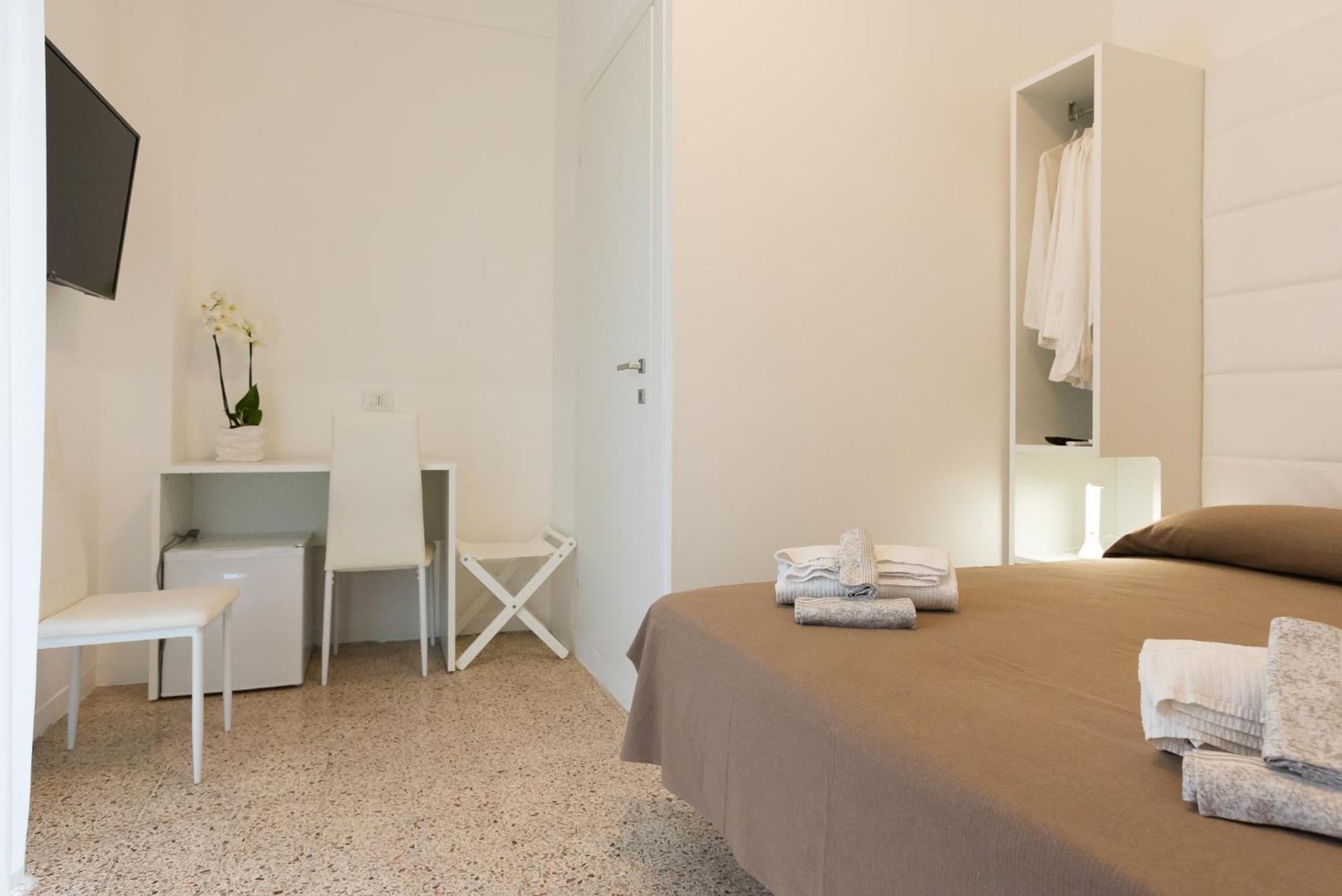 Hotel Ninfea Cattolica Extérieur photo