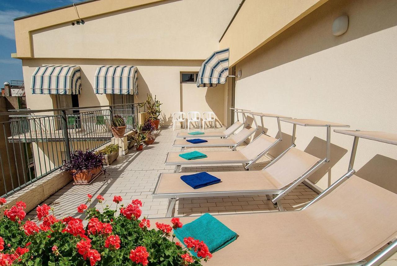 Hotel Ninfea Cattolica Extérieur photo